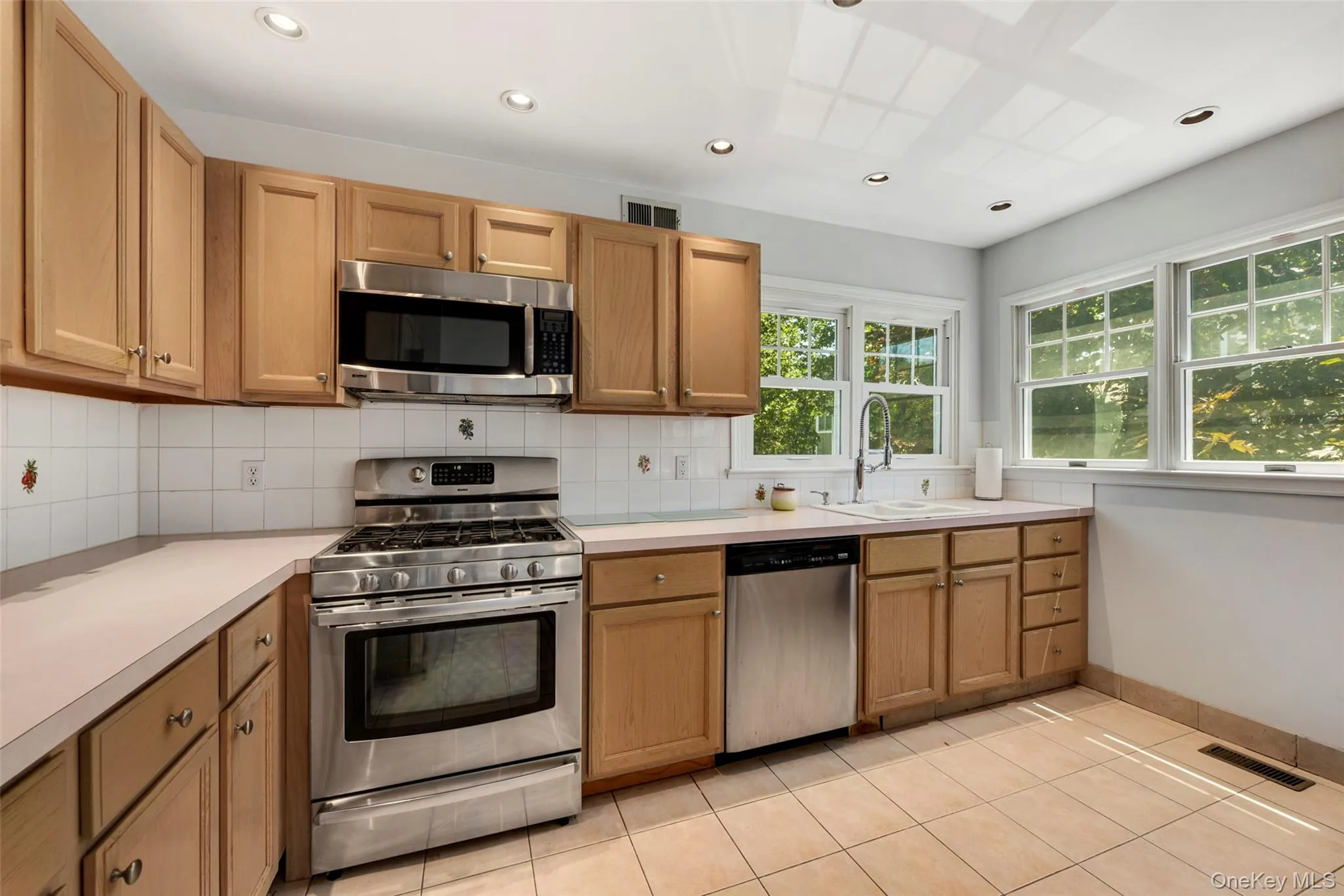21 Brookridge Court, Rye Town, NY, 3 Bedrooms Bedrooms, 7 Rooms Rooms,2 BathroomsBathrooms,Residential,For Rent,Brookridge,0,1014189 21 Brookridge Court, Rye Town, NY, 3 Bedrooms Bedrooms, 7 Rooms Rooms,2 BathroomsBathrooms,Residential,For Rent,Brookridge,0,1014189