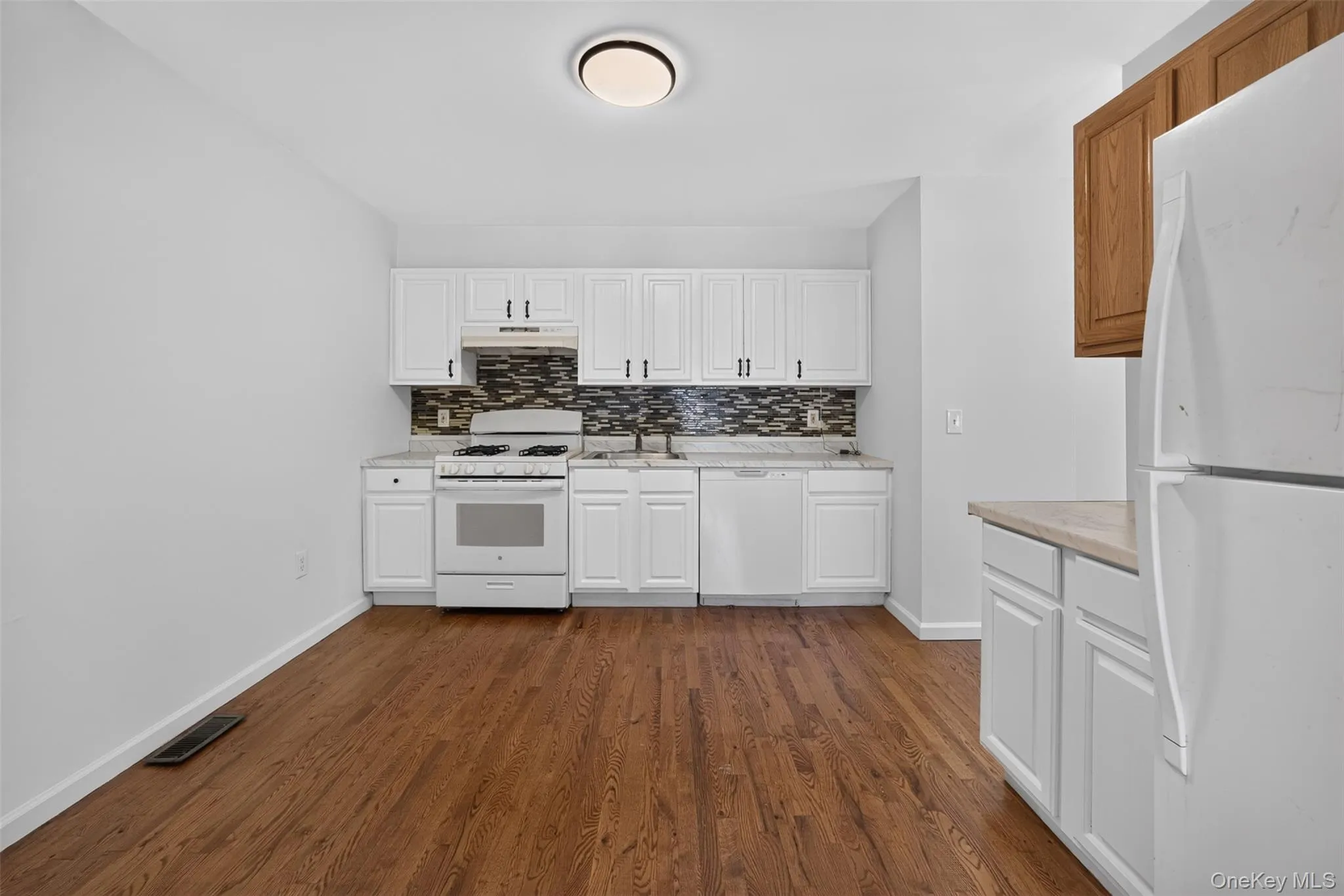 41 Genung Street, Middletown, NY, 4 Bedrooms Bedrooms, 8 Rooms Rooms,3 BathroomsBathrooms,Residential Lease,For Rent,Genung,0,1014196 41 Genung Street, Middletown, NY, 4 Bedrooms Bedrooms, 8 Rooms Rooms,3 BathroomsBathrooms,Residential Lease,For Rent,Genung,0,1014196