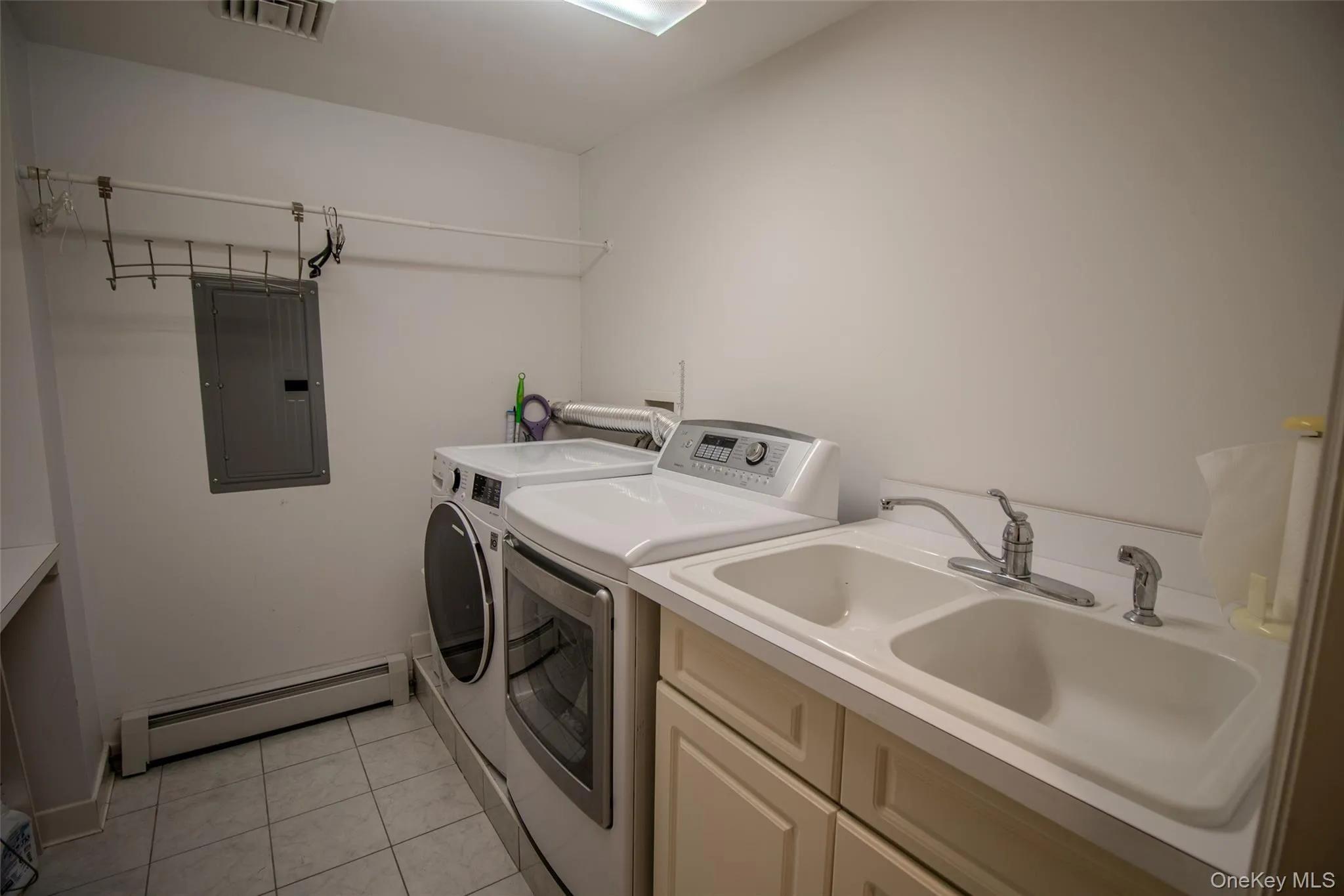 55 Wynn Court, Oyster Bay, NY, 4 Bedrooms Bedrooms, 8 Rooms Rooms,4 BathroomsBathrooms,Residential,For Rent,Wynn,0,1014197 55 Wynn Court, Oyster Bay, NY, 4 Bedrooms Bedrooms, 8 Rooms Rooms,4 BathroomsBathrooms,Residential,For Rent,Wynn,0,1014197