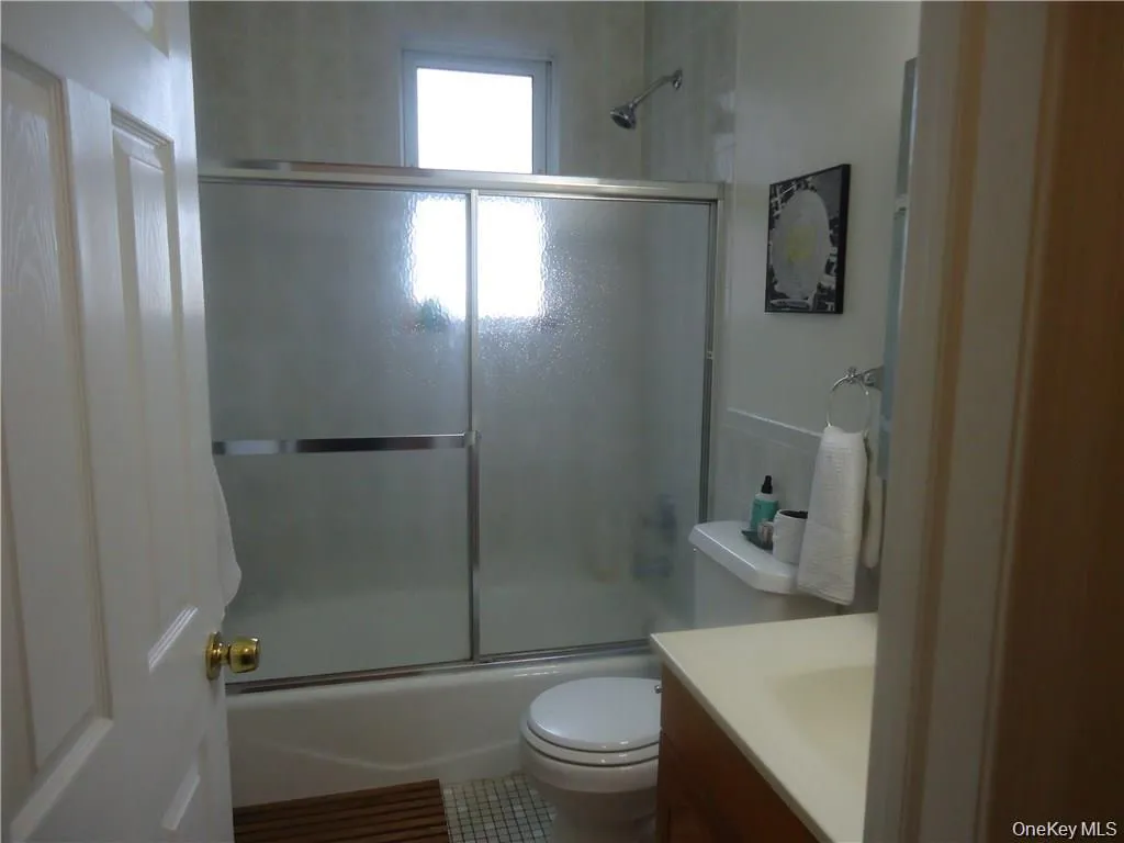 33 Washington Avenue, Greenburgh, NY, 3 Bedrooms Bedrooms, 5 Rooms Rooms,1 BathroomBathrooms,Residential Lease,For Rent,Washington,0,1014200 33 Washington Avenue, Greenburgh, NY, 3 Bedrooms Bedrooms, 5 Rooms Rooms,1 BathroomBathrooms,Residential Lease,For Rent,Washington,0,1014200