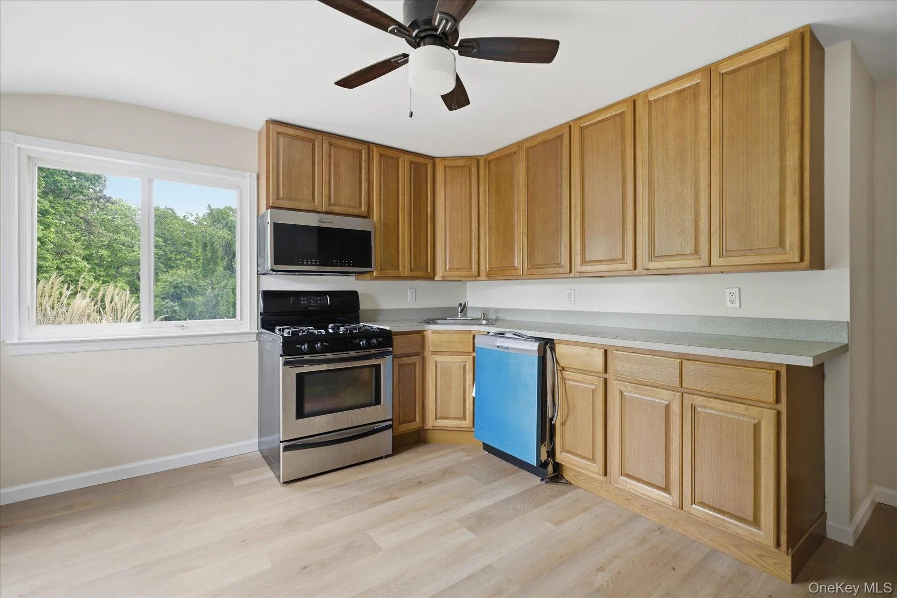 1020 Commack Road, Huntington, NY, 3 Bedrooms Bedrooms, 8 Rooms Rooms,3 BathroomsBathrooms,Residential,For Rent,Commack,0,1014206 1020 Commack Road, Huntington, NY, 3 Bedrooms Bedrooms, 8 Rooms Rooms,3 BathroomsBathrooms,Residential,For Rent,Commack,0,1014206