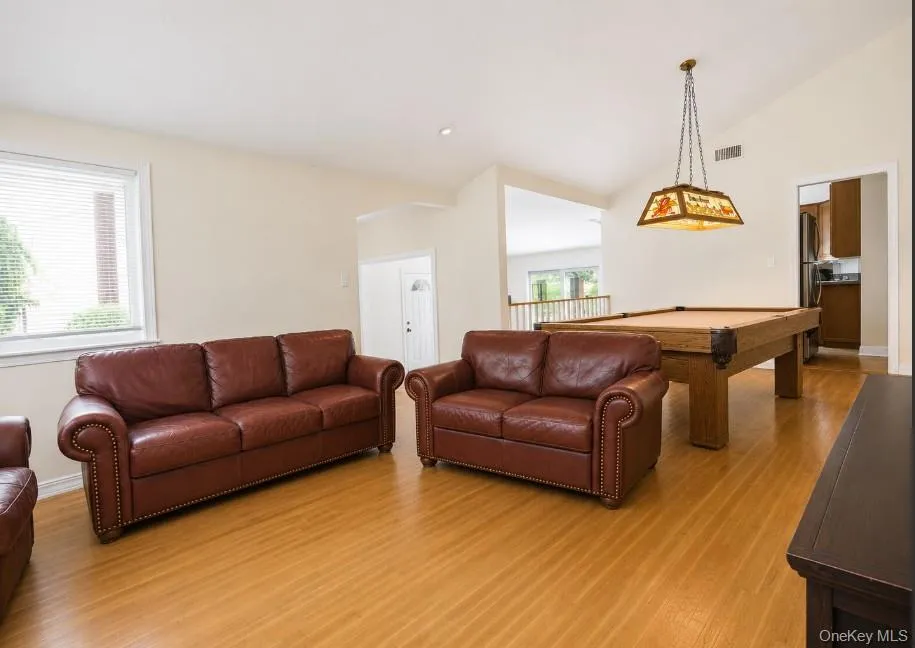 1020 Commack Road, Huntington, NY, 3 Bedrooms Bedrooms, 8 Rooms Rooms,3 BathroomsBathrooms,Residential,For Rent,Commack,0,1014206 1020 Commack Road, Huntington, NY, 3 Bedrooms Bedrooms, 8 Rooms Rooms,3 BathroomsBathrooms,Residential,For Rent,Commack,0,1014206