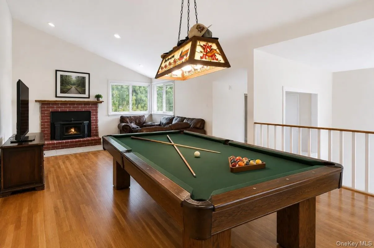 1020 Commack Road, Huntington, NY, 3 Bedrooms Bedrooms, 8 Rooms Rooms,3 BathroomsBathrooms,Residential,For Rent,Commack,0,1014206 1020 Commack Road, Huntington, NY, 3 Bedrooms Bedrooms, 8 Rooms Rooms,3 BathroomsBathrooms,Residential,For Rent,Commack,0,1014206