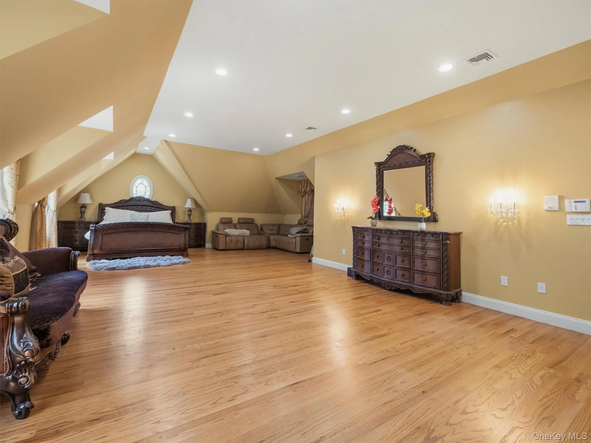 637 Mountain Road, Clarkstown, NY, 5 Bedrooms Bedrooms, 12 Rooms Rooms,5 BathroomsBathrooms,Residential,For Rent,Mountain,0,1014208 637 Mountain Road, Clarkstown, NY, 5 Bedrooms Bedrooms, 12 Rooms Rooms,5 BathroomsBathrooms,Residential,For Rent,Mountain,0,1014208