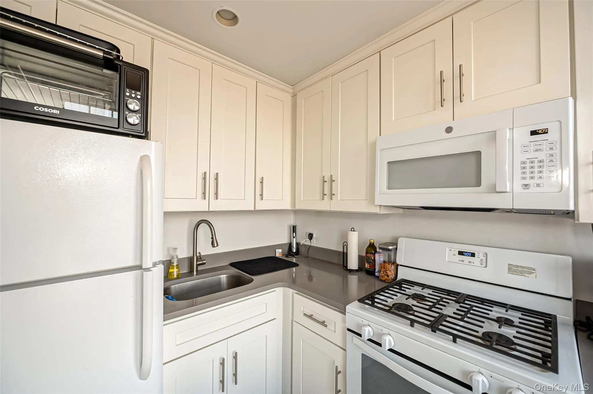 310 Riverside Boulevard, Long Beach, NY, 1 Bedroom Bedrooms, 3 Rooms Rooms,1 BathroomBathrooms,Residential,For Rent,Riverside,0,KEY1014210 310 Riverside Boulevard, Long Beach, NY, 1 Bedroom Bedrooms, 3 Rooms Rooms,1 BathroomBathrooms,Residential,For Rent,Riverside,0,KEY1014210