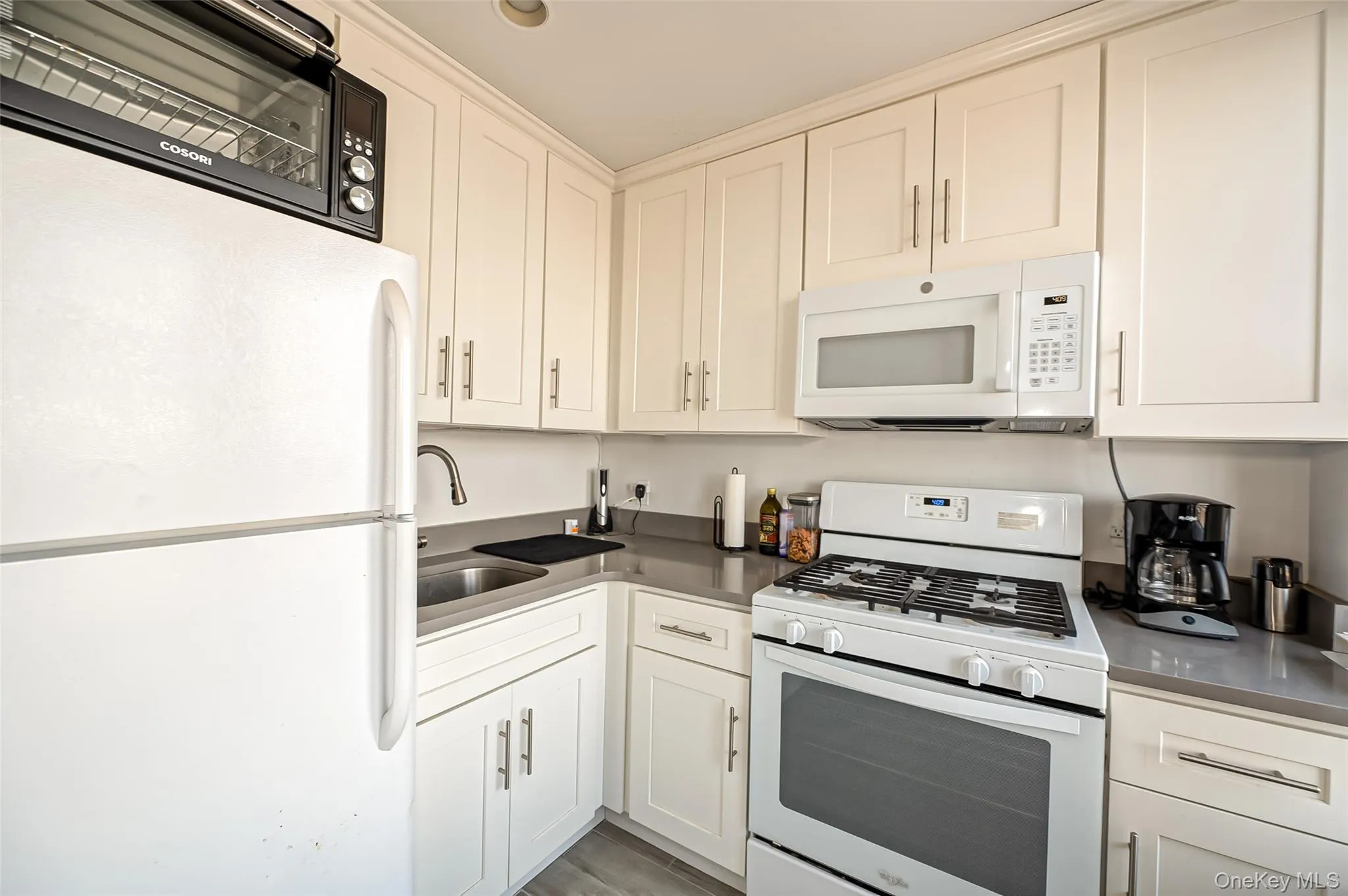 310 Riverside Boulevard, Long Beach, NY, 1 Bedroom Bedrooms, 3 Rooms Rooms,1 BathroomBathrooms,Residential,For Rent,Riverside,0,KEY1014210 310 Riverside Boulevard, Long Beach, NY, 1 Bedroom Bedrooms, 3 Rooms Rooms,1 BathroomBathrooms,Residential,For Rent,Riverside,0,KEY1014210