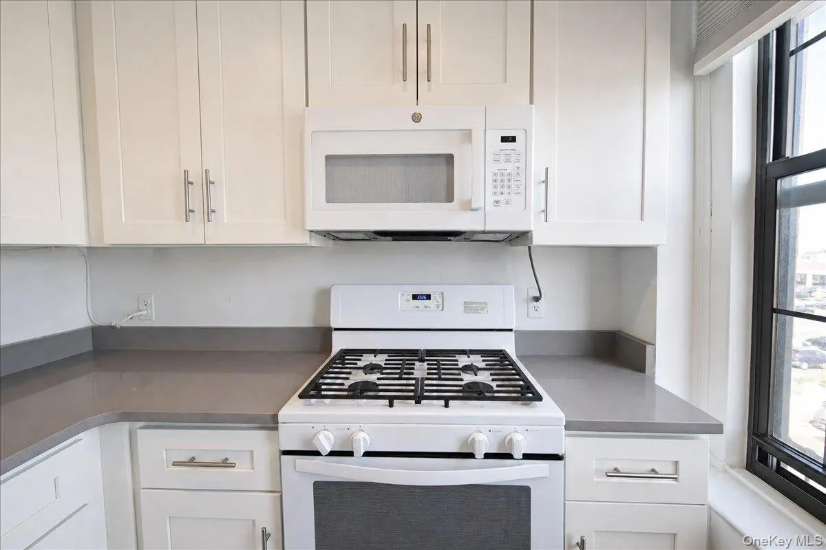 310 Riverside Boulevard, Long Beach, NY, 1 Bedroom Bedrooms, 3 Rooms Rooms,1 BathroomBathrooms,Residential,For Rent,Riverside,0,1014210 310 Riverside Boulevard, Long Beach, NY, 1 Bedroom Bedrooms, 3 Rooms Rooms,1 BathroomBathrooms,Residential,For Rent,Riverside,0,1014210