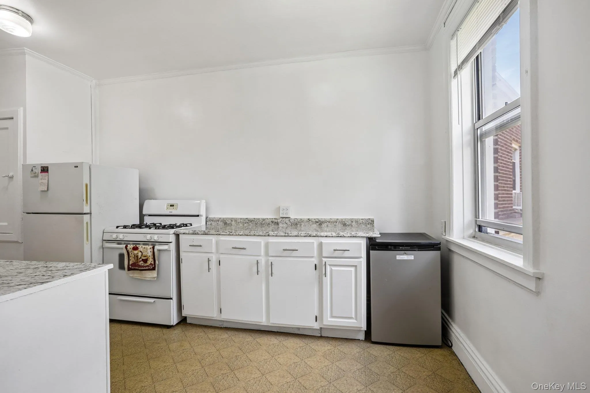 445 Gramatan Ave, Mount Vernon, NY, 2 Bedrooms Bedrooms, 4 Rooms Rooms,1 BathroomBathrooms,Residential,For Rent,Gramatan Ave,0,1014213 445 Gramatan Ave, Mount Vernon, NY, 2 Bedrooms Bedrooms, 4 Rooms Rooms,1 BathroomBathrooms,Residential,For Rent,Gramatan Ave,0,1014213