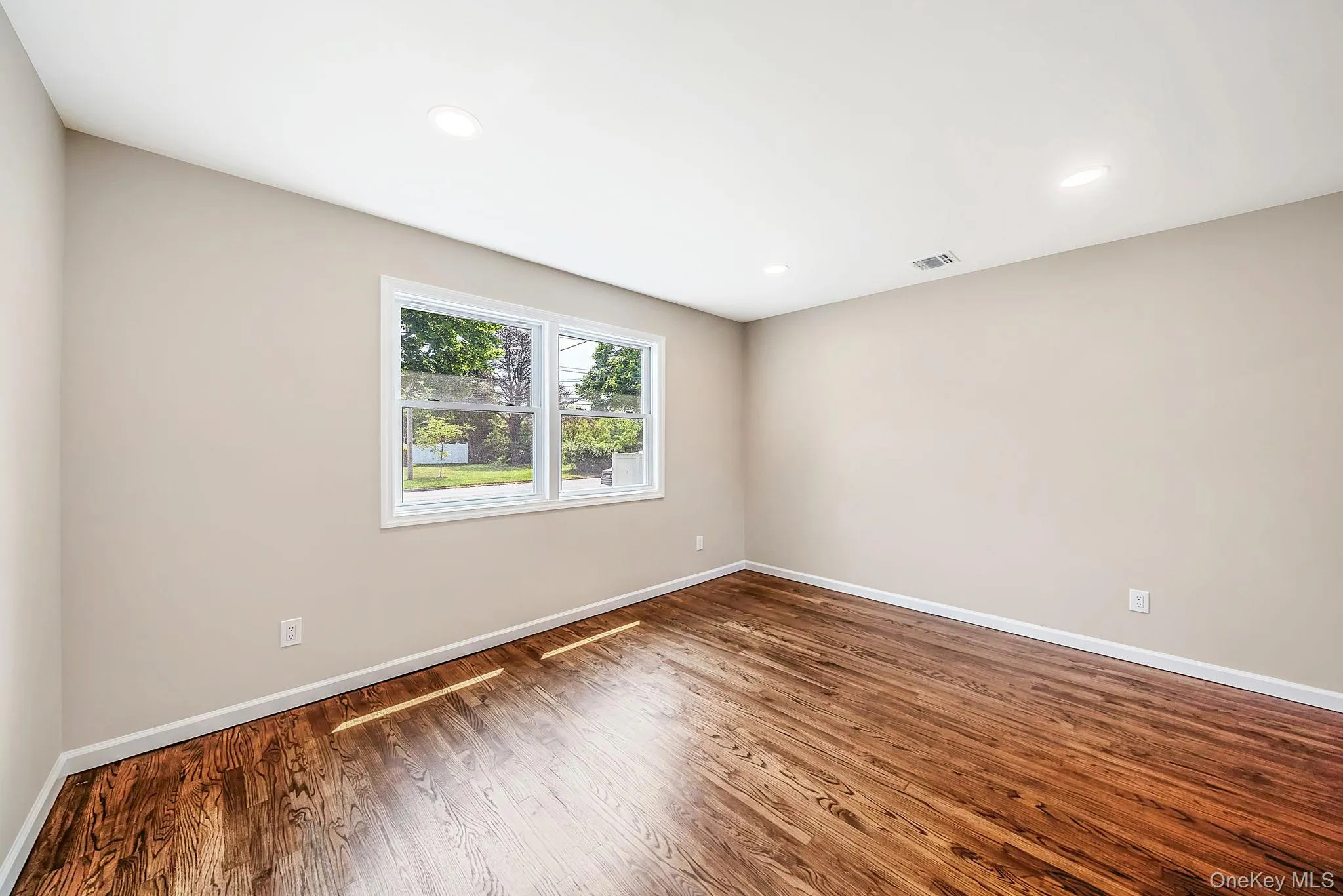 610 Americus Avenue, Brookhaven, NY, 4 Bedrooms Bedrooms, 8 Rooms Rooms,1 BathroomBathrooms,Residential Lease,For Rent,Americus,0,1014217 610 Americus Avenue, Brookhaven, NY, 4 Bedrooms Bedrooms, 8 Rooms Rooms,1 BathroomBathrooms,Residential Lease,For Rent,Americus,0,1014217