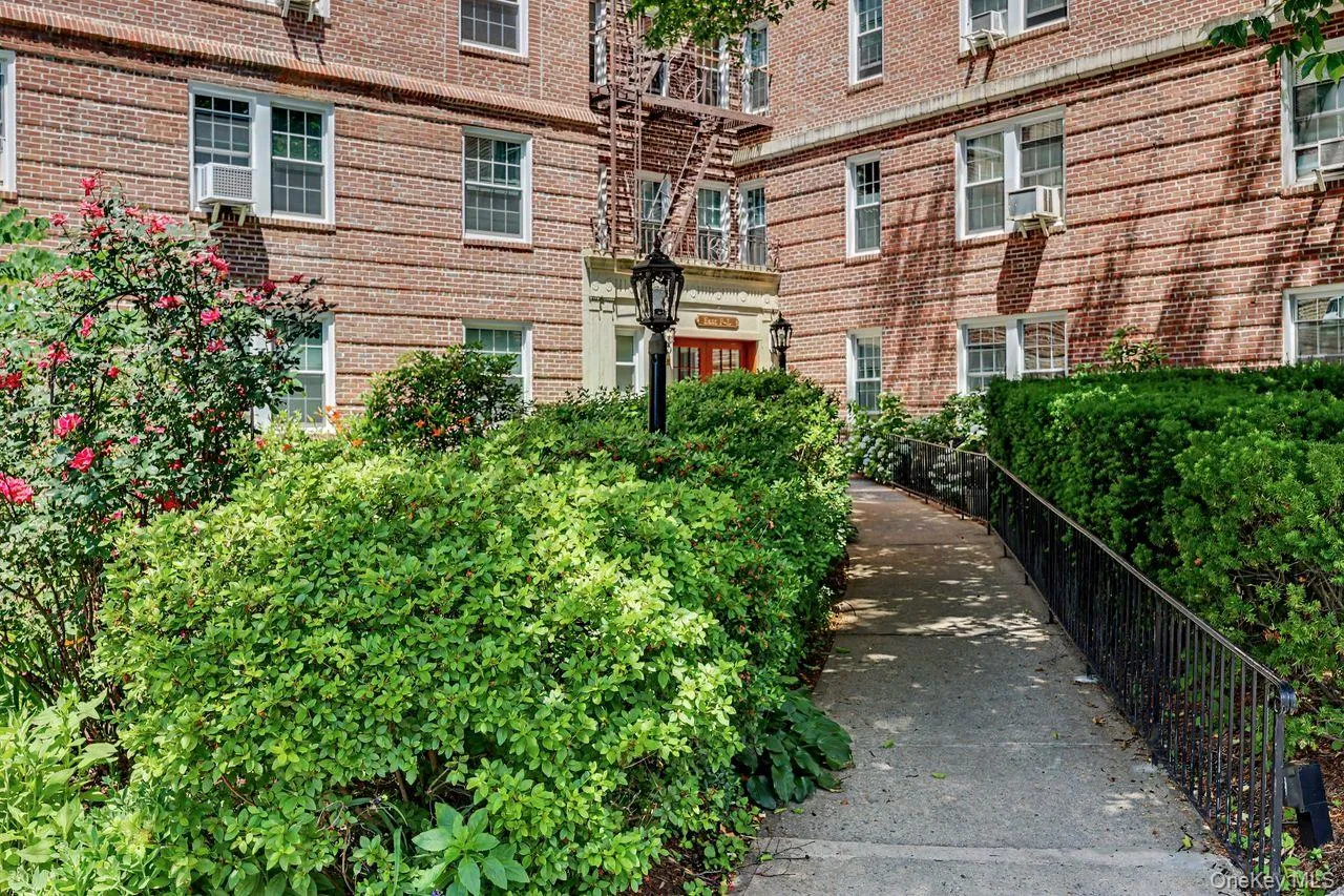 300 Broadway, Greenburgh, NY, 1 Bedroom Bedrooms, 3 Rooms Rooms,1 BathroomBathrooms,Residential,For Rent,Broadway,0,1014218 300 Broadway, Greenburgh, NY, 1 Bedroom Bedrooms, 3 Rooms Rooms,1 BathroomBathrooms,Residential,For Rent,Broadway,0,1014218