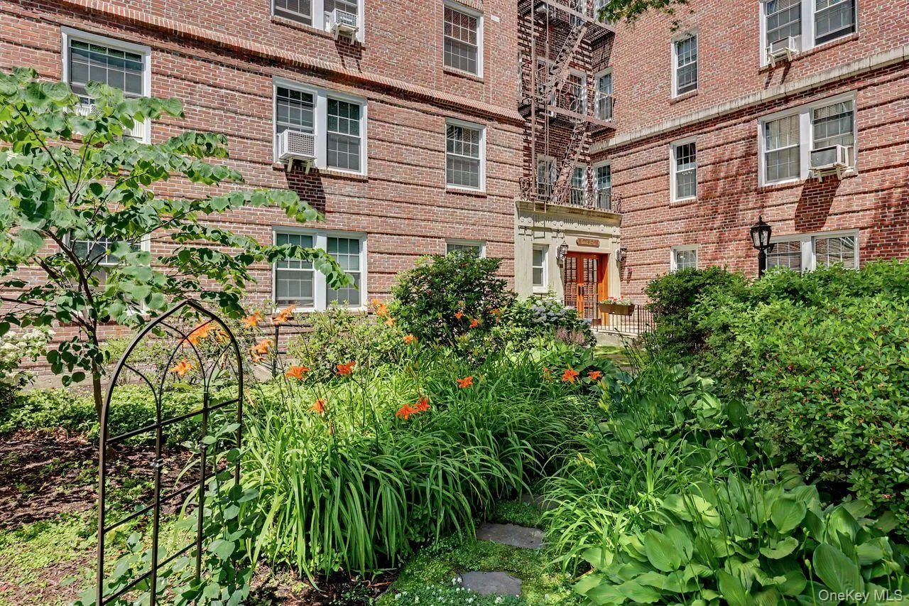 300 Broadway, Greenburgh, NY, 1 Bedroom Bedrooms, 3 Rooms Rooms,1 BathroomBathrooms,Residential,For Rent,Broadway,0,1014218 300 Broadway, Greenburgh, NY, 1 Bedroom Bedrooms, 3 Rooms Rooms,1 BathroomBathrooms,Residential,For Rent,Broadway,0,1014218