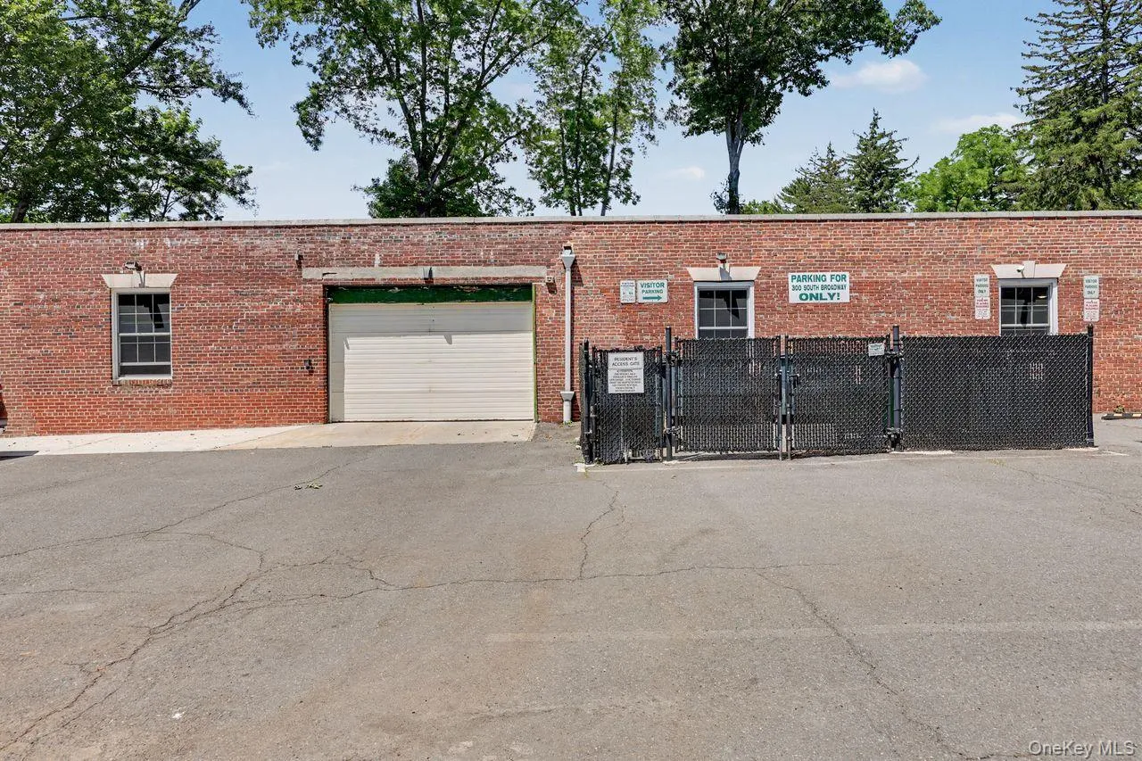 300 Broadway, Greenburgh, NY, 1 Bedroom Bedrooms, 3 Rooms Rooms,1 BathroomBathrooms,Residential,For Rent,Broadway,0,1014218 300 Broadway, Greenburgh, NY, 1 Bedroom Bedrooms, 3 Rooms Rooms,1 BathroomBathrooms,Residential,For Rent,Broadway,0,1014218