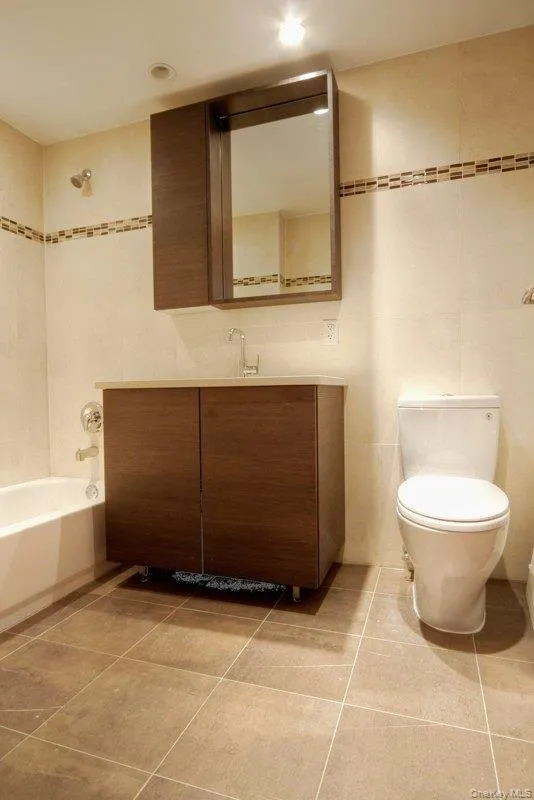 3135 31st Street, New York, NY, 2 Bedrooms Bedrooms, 5 Rooms Rooms,2 BathroomsBathrooms,Residential,For Rent,31st,0,1014219 3135 31st Street, New York, NY, 2 Bedrooms Bedrooms, 5 Rooms Rooms,2 BathroomsBathrooms,Residential,For Rent,31st,0,1014219
