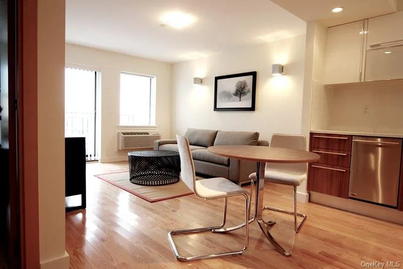 3135 31st Street, New York, NY, 2 Bedrooms Bedrooms, 5 Rooms Rooms,2 BathroomsBathrooms,Residential,For Rent,31st,0,1014219 3135 31st Street, New York, NY, 2 Bedrooms Bedrooms, 5 Rooms Rooms,2 BathroomsBathrooms,Residential,For Rent,31st,0,1014219