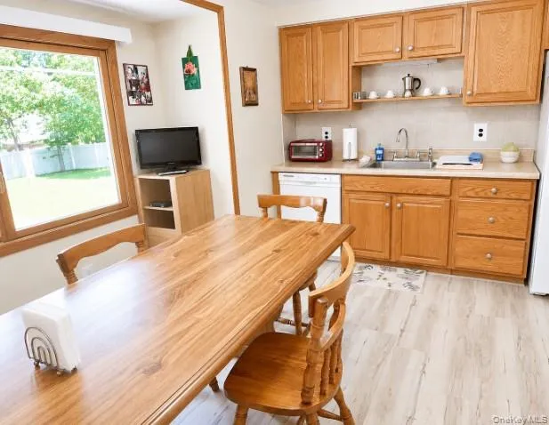 58 Glenmere Lane, Brookhaven, NY, 3 Bedrooms Bedrooms, 7 Rooms Rooms,2 BathroomsBathrooms,Residential,For Rent,Glenmere,0,1014227 58 Glenmere Lane, Brookhaven, NY, 3 Bedrooms Bedrooms, 7 Rooms Rooms,2 BathroomsBathrooms,Residential,For Rent,Glenmere,0,1014227
