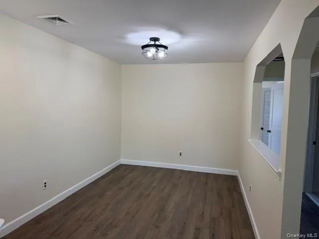 1 Atlantic Avenue, Oyster Bay, NY, 1 Bedroom Bedrooms, 4 Rooms Rooms,1 BathroomBathrooms,Residential,For Rent,Atlantic,0,KEY1014230 1 Atlantic Avenue, Oyster Bay, NY, 1 Bedroom Bedrooms, 4 Rooms Rooms,1 BathroomBathrooms,Residential,For Rent,Atlantic,0,KEY1014230