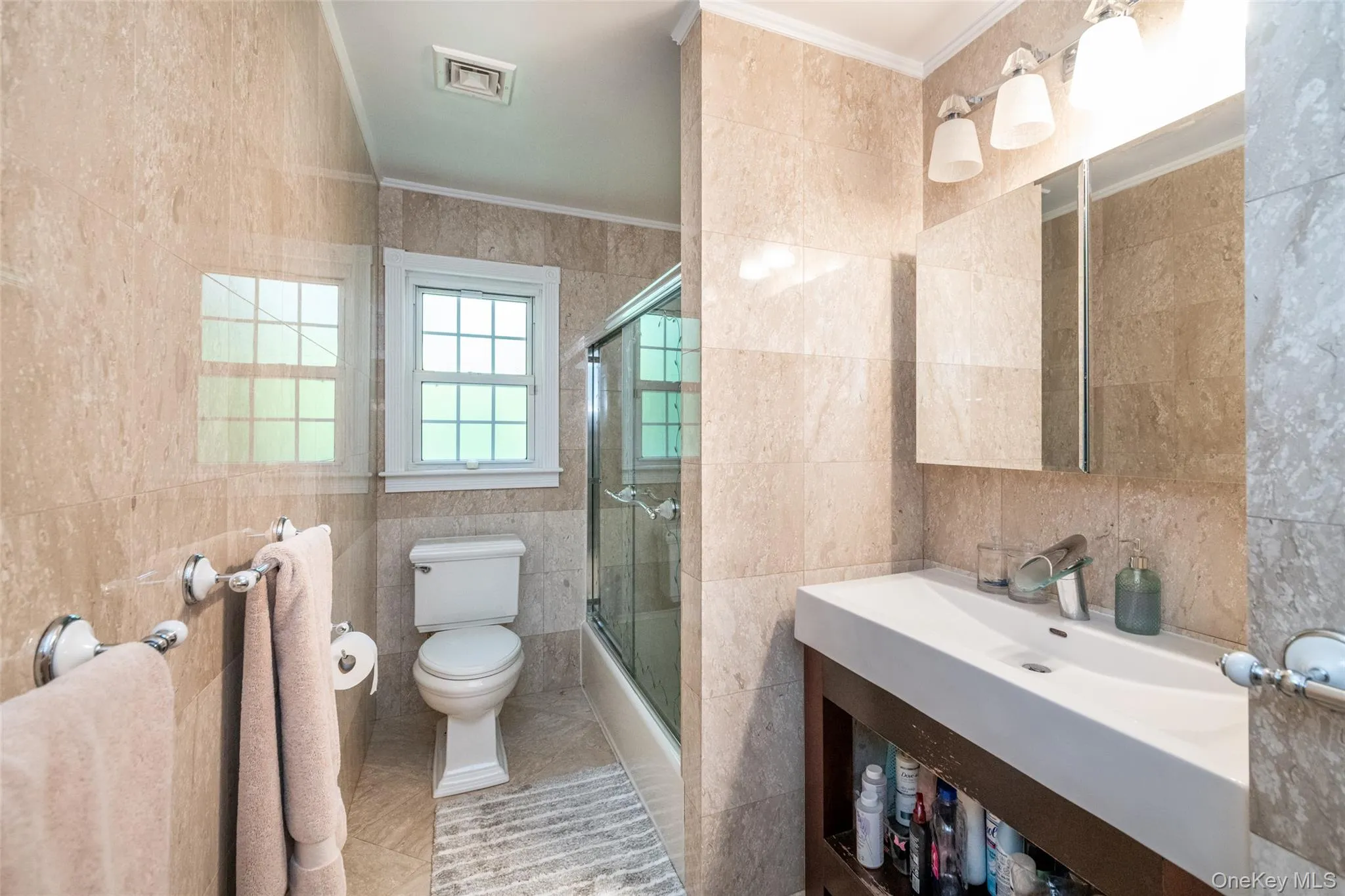 Full Hallway Bathroom Full Hallway Bathroom