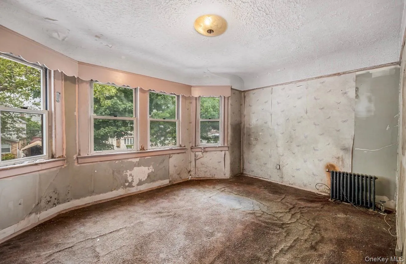 9036 209th Street, New York, NY, 3 Bedrooms Bedrooms, 7 Rooms Rooms,1 BathroomBathrooms,Residential,For Rent,209th,0,1014235 9036 209th Street, New York, NY, 3 Bedrooms Bedrooms, 7 Rooms Rooms,1 BathroomBathrooms,Residential,For Rent,209th,0,1014235