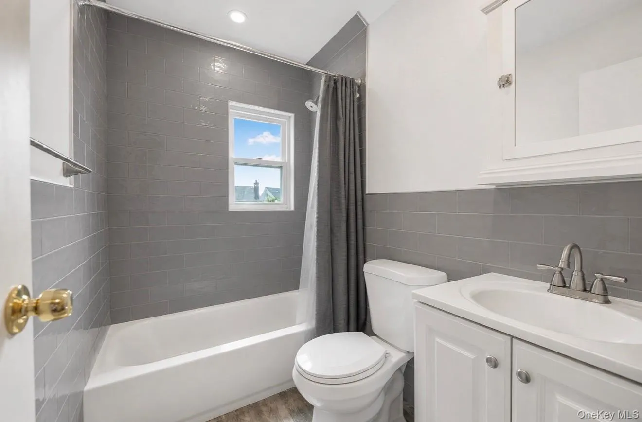 9036 209th Street, New York, NY, 3 Bedrooms Bedrooms, 7 Rooms Rooms,1 BathroomBathrooms,Residential,For Rent,209th,0,1014235 9036 209th Street, New York, NY, 3 Bedrooms Bedrooms, 7 Rooms Rooms,1 BathroomBathrooms,Residential,For Rent,209th,0,1014235