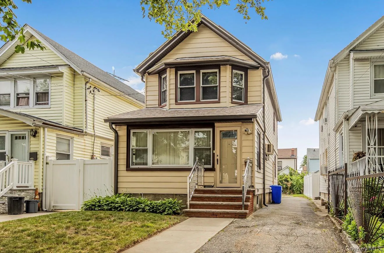 9036 209th Street, New York, NY, 3 Bedrooms Bedrooms, 7 Rooms Rooms,1 BathroomBathrooms,Residential,For Rent,209th,0,1014235 9036 209th Street, New York, NY, 3 Bedrooms Bedrooms, 7 Rooms Rooms,1 BathroomBathrooms,Residential,For Rent,209th,0,1014235
