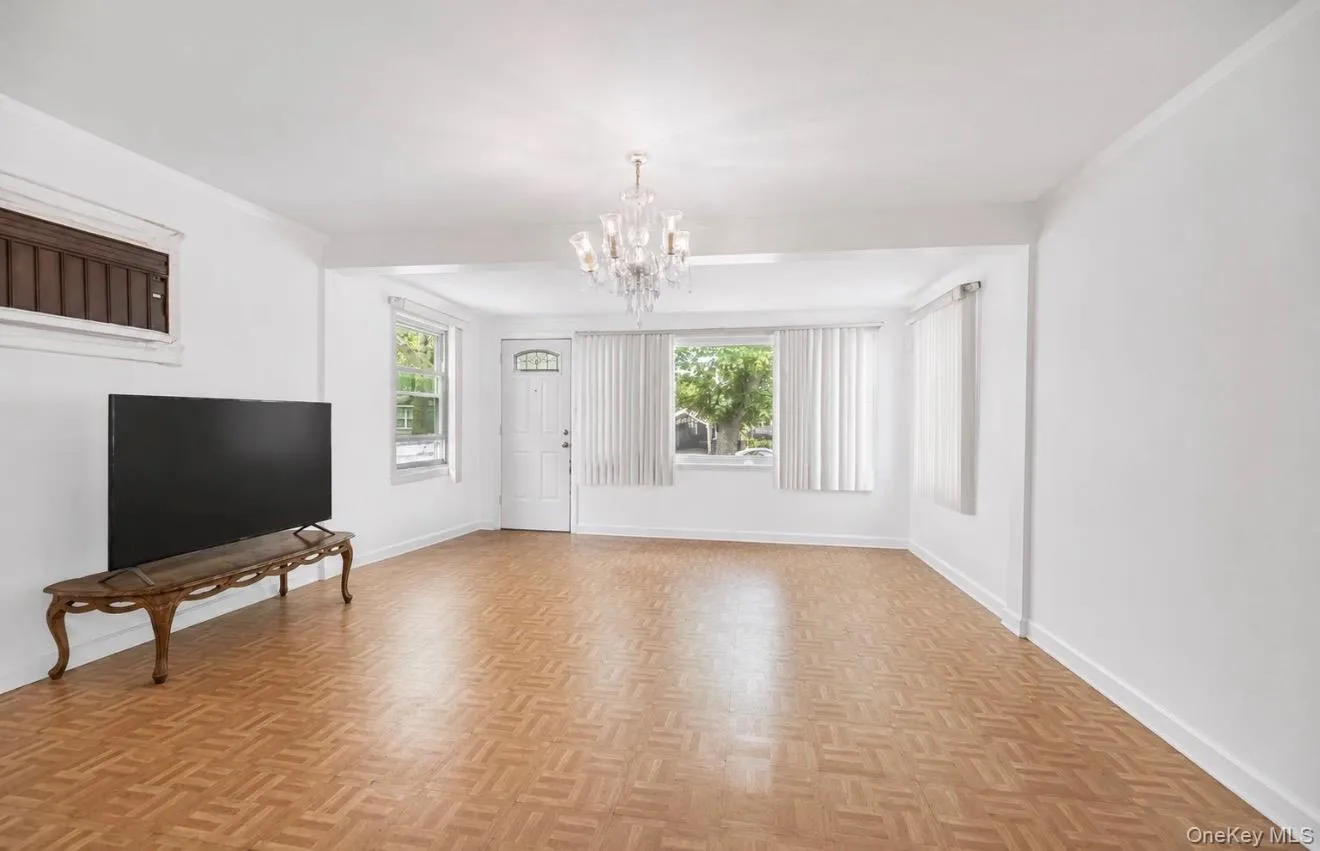 9036 209th Street, New York, NY, 3 Bedrooms Bedrooms, 7 Rooms Rooms,1 BathroomBathrooms,Residential,For Rent,209th,0,1014235 9036 209th Street, New York, NY, 3 Bedrooms Bedrooms, 7 Rooms Rooms,1 BathroomBathrooms,Residential,For Rent,209th,0,1014235