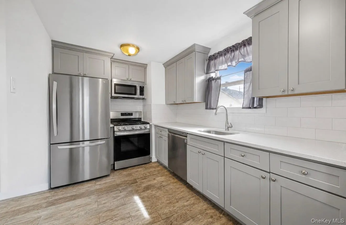 9036 209th Street, New York, NY, 3 Bedrooms Bedrooms, 7 Rooms Rooms,1 BathroomBathrooms,Residential,For Rent,209th,0,1014235 9036 209th Street, New York, NY, 3 Bedrooms Bedrooms, 7 Rooms Rooms,1 BathroomBathrooms,Residential,For Rent,209th,0,1014235