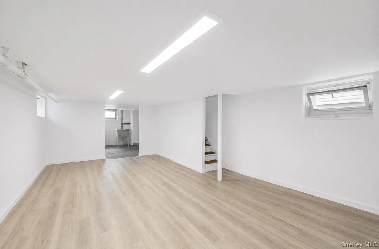 9036 209th Street, New York, NY, 3 Bedrooms Bedrooms, 7 Rooms Rooms,1 BathroomBathrooms,Residential,For Rent,209th,0,1014235 9036 209th Street, New York, NY, 3 Bedrooms Bedrooms, 7 Rooms Rooms,1 BathroomBathrooms,Residential,For Rent,209th,0,1014235