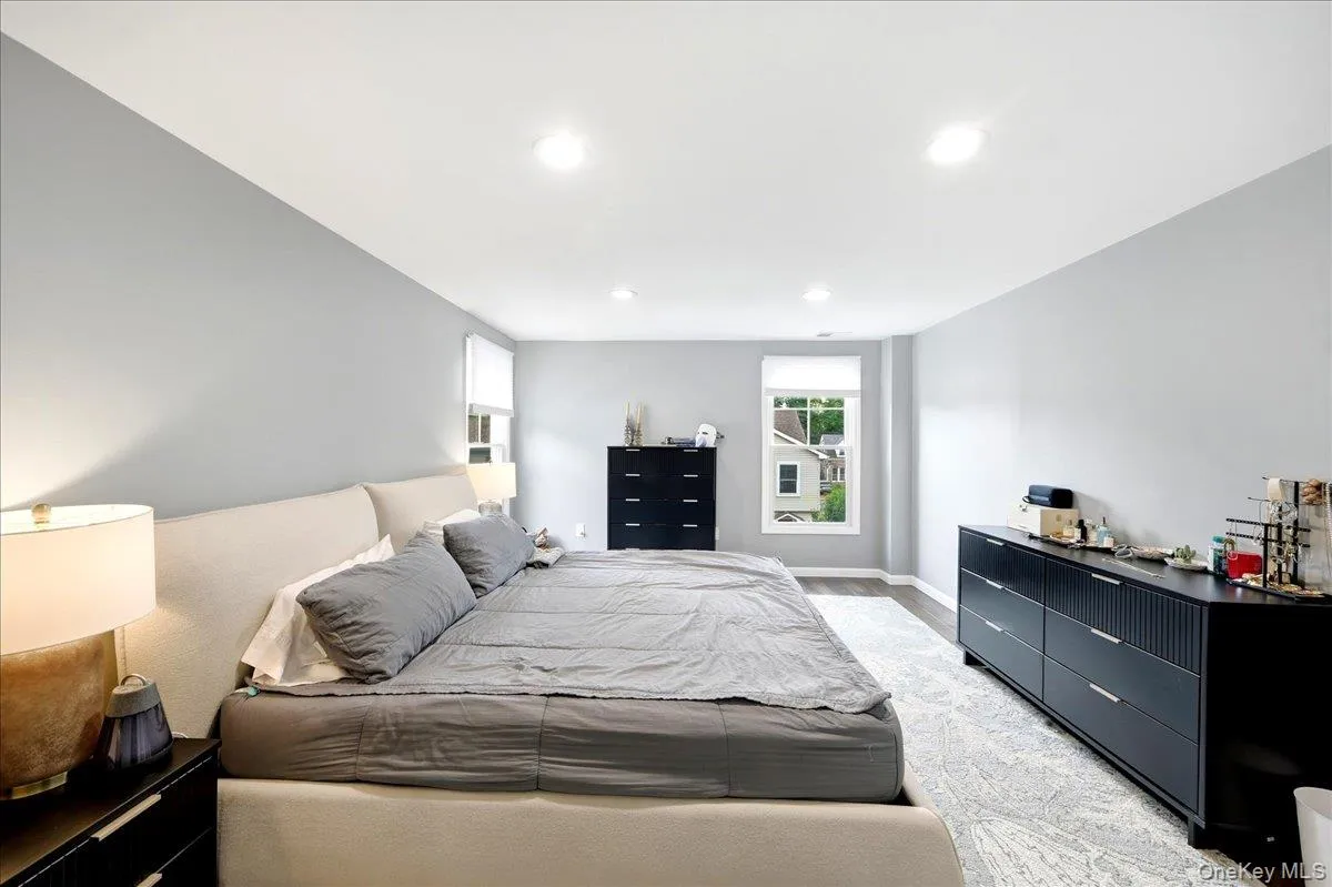 736 Pelhamdale Avenue, New Rochelle, NY, 3 Bedrooms Bedrooms, 6 Rooms Rooms,2 BathroomsBathrooms,Residential Lease,For Rent,Pelhamdale,0,1014236 736 Pelhamdale Avenue, New Rochelle, NY, 3 Bedrooms Bedrooms, 6 Rooms Rooms,2 BathroomsBathrooms,Residential Lease,For Rent,Pelhamdale,0,1014236