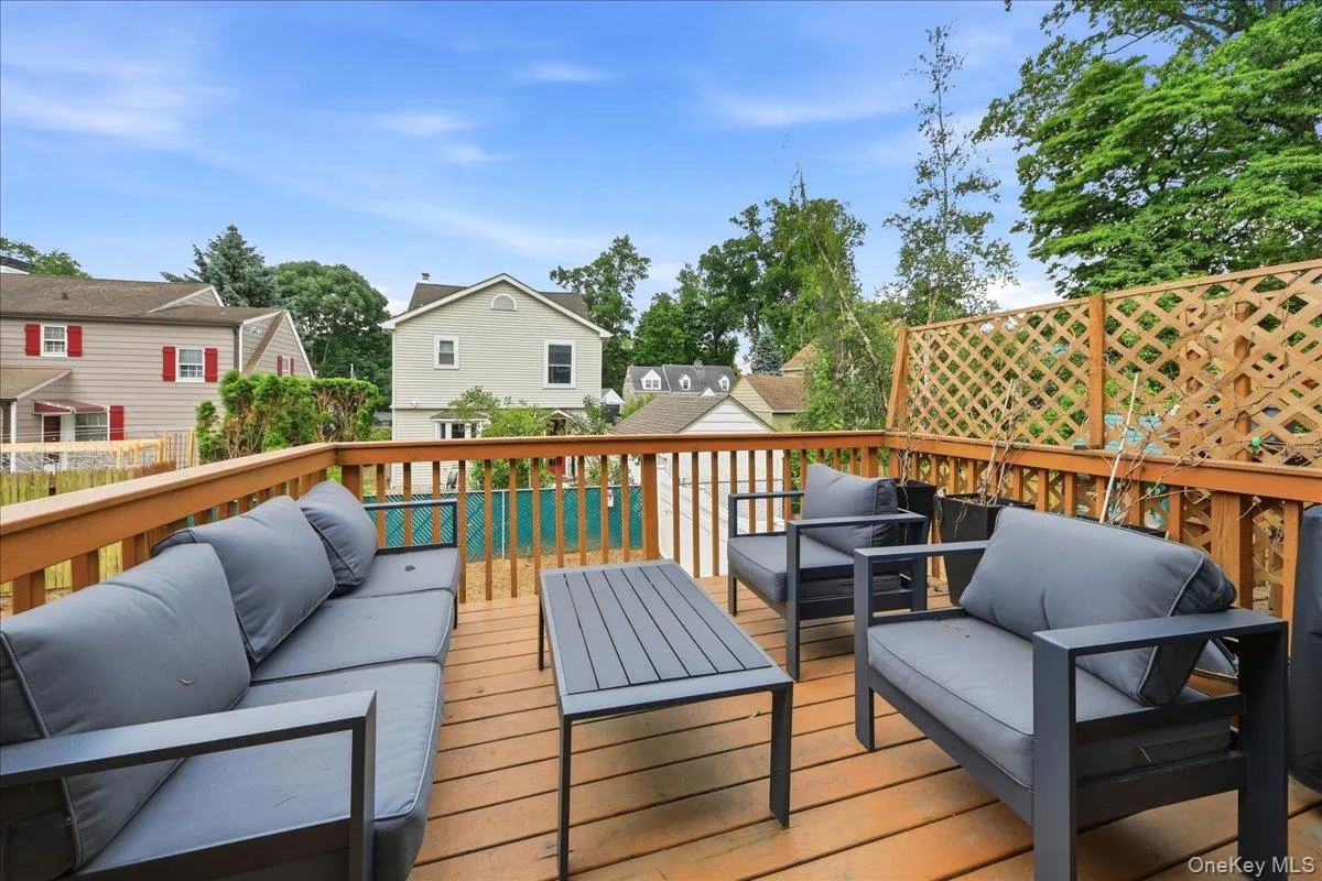 736 Pelhamdale Avenue, New Rochelle, NY, 3 Bedrooms Bedrooms, 6 Rooms Rooms,2 BathroomsBathrooms,Residential Lease,For Rent,Pelhamdale,0,1014236 736 Pelhamdale Avenue, New Rochelle, NY, 3 Bedrooms Bedrooms, 6 Rooms Rooms,2 BathroomsBathrooms,Residential Lease,For Rent,Pelhamdale,0,1014236