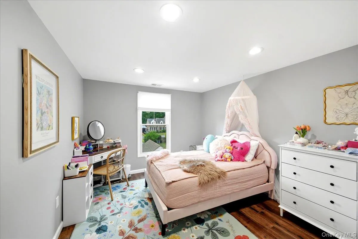 736 Pelhamdale Avenue, New Rochelle, NY, 3 Bedrooms Bedrooms, 6 Rooms Rooms,2 BathroomsBathrooms,Residential Lease,For Rent,Pelhamdale,0,1014236 736 Pelhamdale Avenue, New Rochelle, NY, 3 Bedrooms Bedrooms, 6 Rooms Rooms,2 BathroomsBathrooms,Residential Lease,For Rent,Pelhamdale,0,1014236