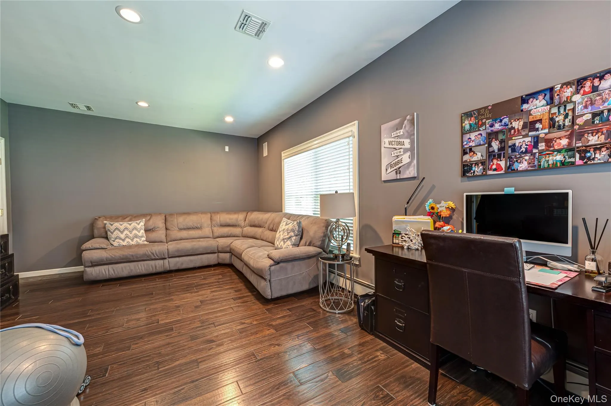 67 Sunny Road, Smithtown, NY, 4 Bedrooms Bedrooms, 11 Rooms Rooms,4 BathroomsBathrooms,Residential,For Rent,Sunny,0,1014240 67 Sunny Road, Smithtown, NY, 4 Bedrooms Bedrooms, 11 Rooms Rooms,4 BathroomsBathrooms,Residential,For Rent,Sunny,0,1014240