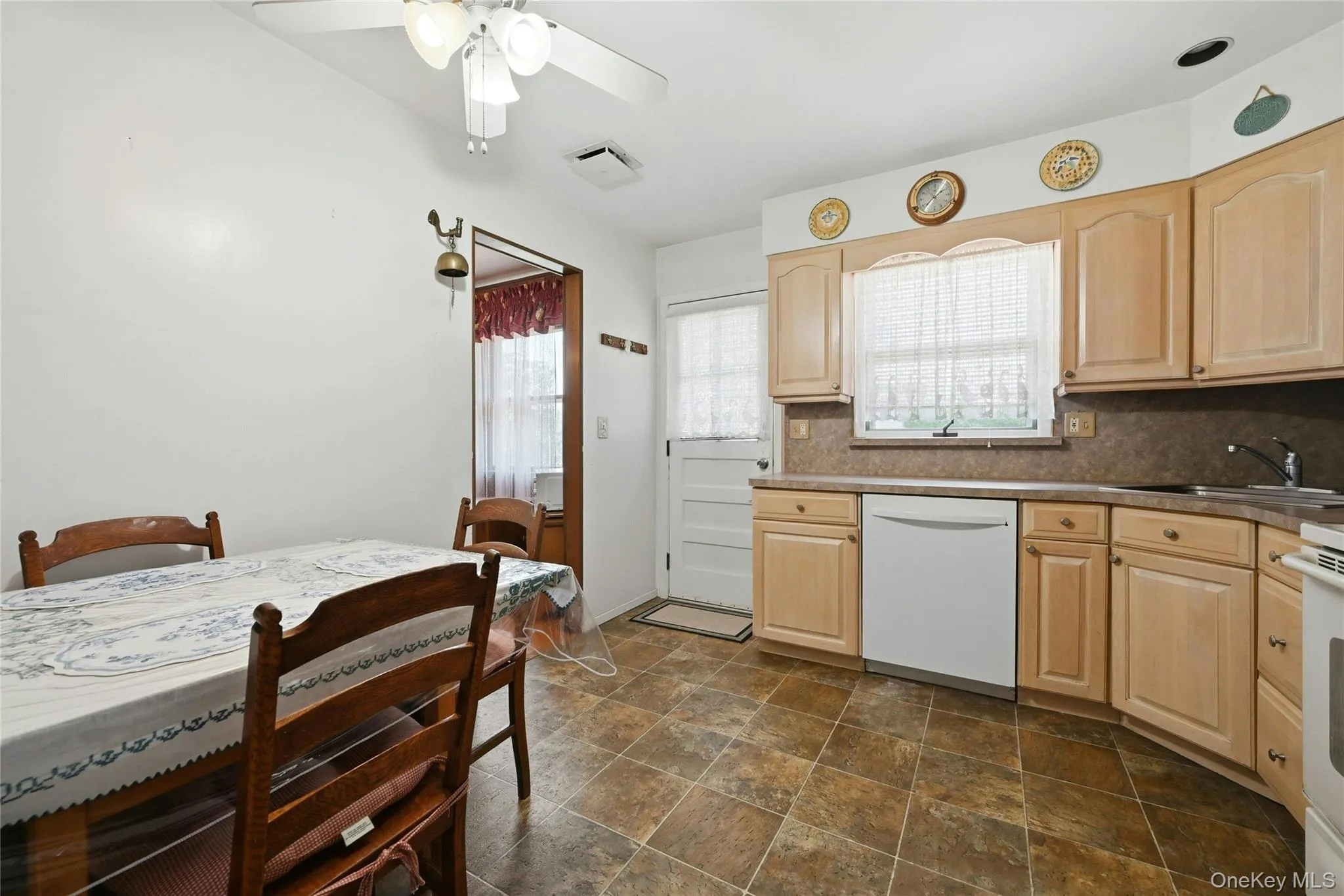 Eat In Kitchen Eat In Kitchen
