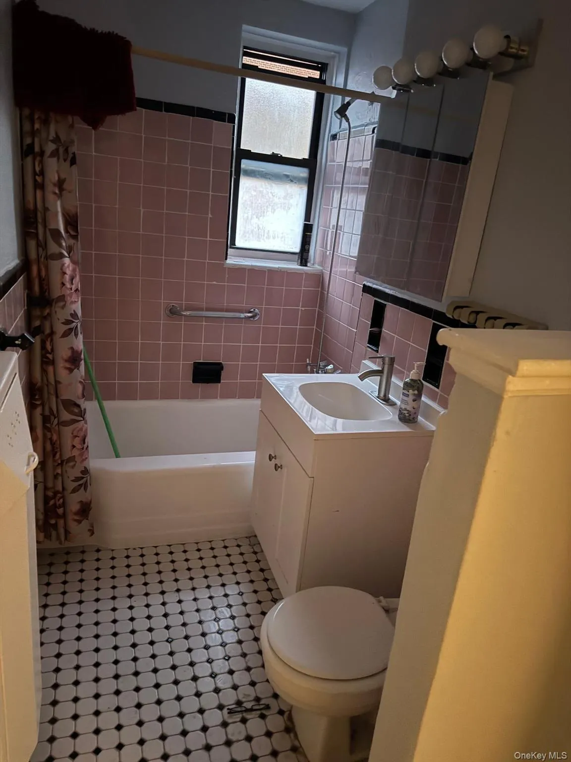 2400 3rd Street, New York, NY, 2 Rooms Rooms,1 BathroomBathrooms,Residential Lease,For Rent,3rd,0,1014242 2400 3rd Street, New York, NY, 2 Rooms Rooms,1 BathroomBathrooms,Residential Lease,For Rent,3rd,0,1014242