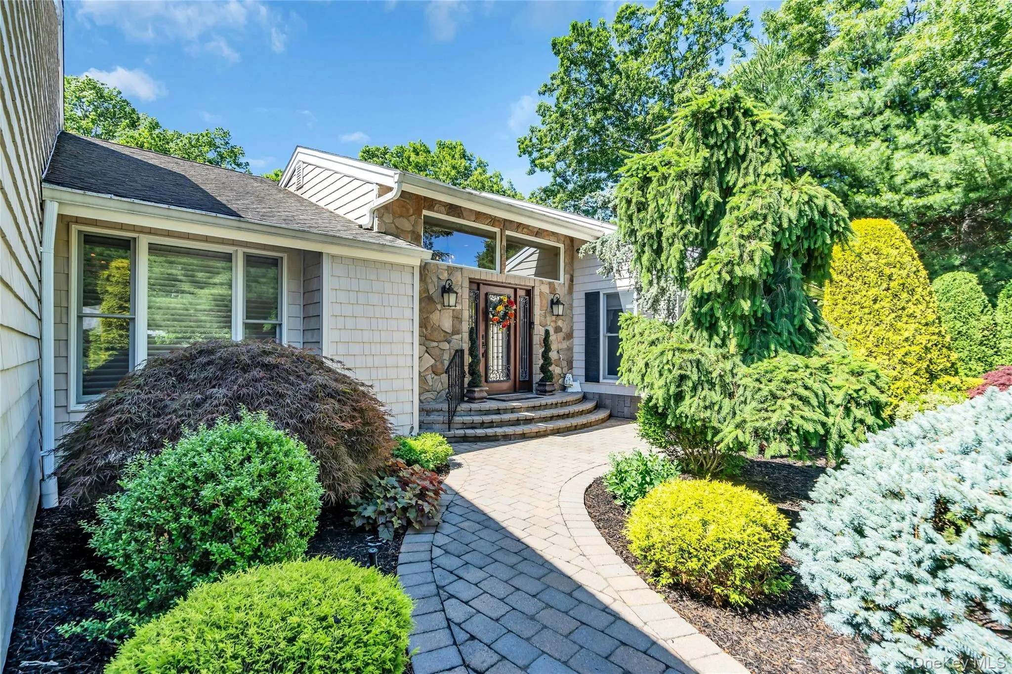 6 Averly Place, Smithtown, NY, 4 Bedrooms Bedrooms, 8 Rooms Rooms,2 BathroomsBathrooms,Residential,For Rent,Averly,0,1014247 6 Averly Place, Smithtown, NY, 4 Bedrooms Bedrooms, 8 Rooms Rooms,2 BathroomsBathrooms,Residential,For Rent,Averly,0,1014247