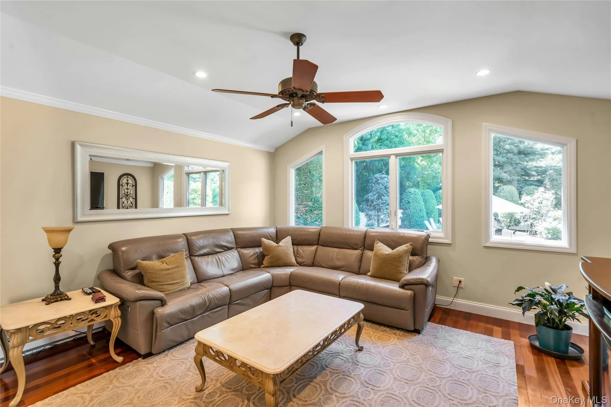 6 Averly Place, Smithtown, NY, 4 Bedrooms Bedrooms, 8 Rooms Rooms,2 BathroomsBathrooms,Residential,For Rent,Averly,0,1014247 6 Averly Place, Smithtown, NY, 4 Bedrooms Bedrooms, 8 Rooms Rooms,2 BathroomsBathrooms,Residential,For Rent,Averly,0,1014247