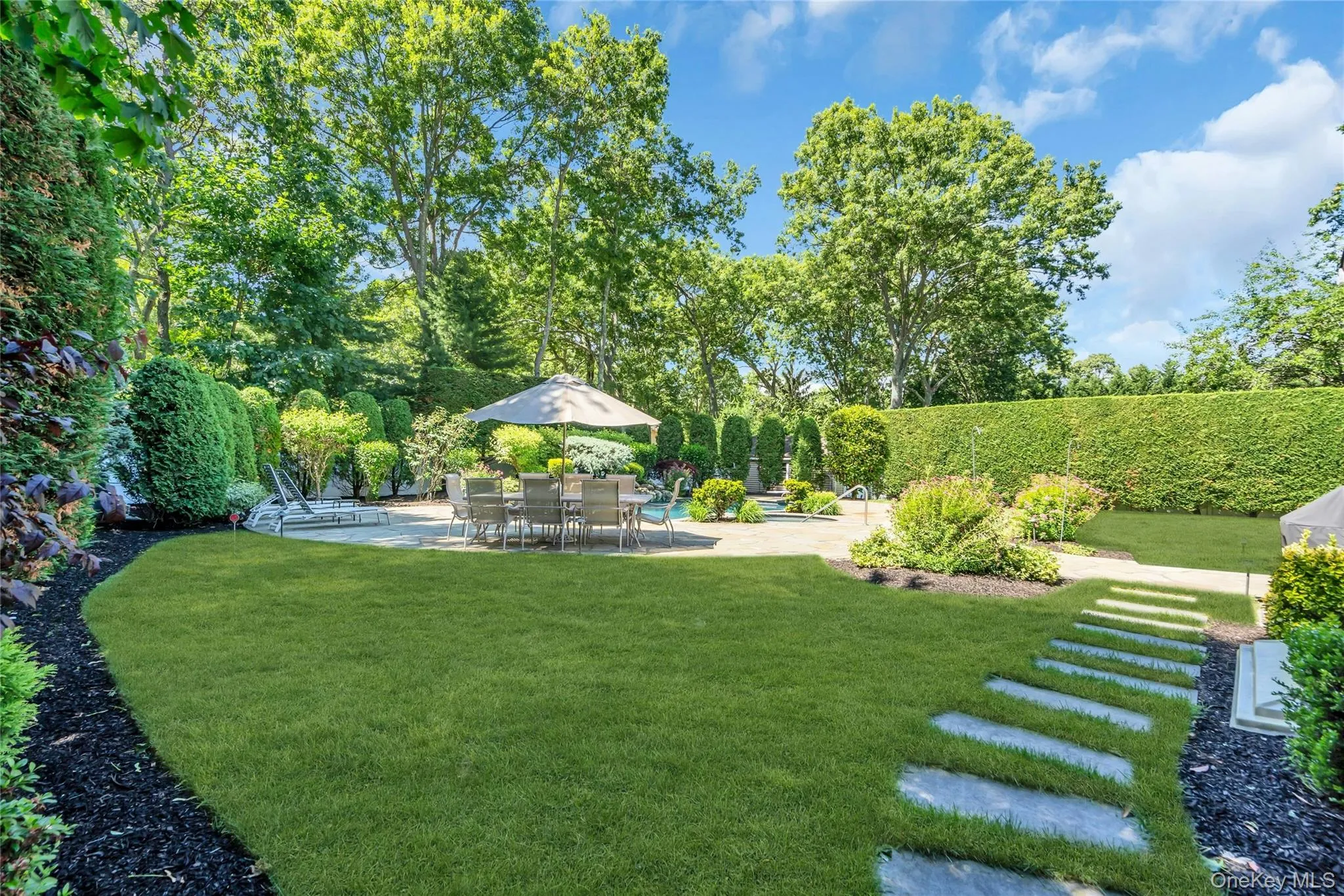 6 Averly Place, Smithtown, NY, 4 Bedrooms Bedrooms, 8 Rooms Rooms,2 BathroomsBathrooms,Residential,For Rent,Averly,0,1014247 6 Averly Place, Smithtown, NY, 4 Bedrooms Bedrooms, 8 Rooms Rooms,2 BathroomsBathrooms,Residential,For Rent,Averly,0,1014247