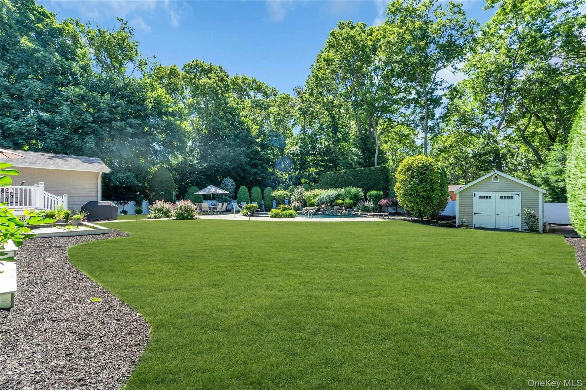 6 Averly Place, Smithtown, NY, 4 Bedrooms Bedrooms, 8 Rooms Rooms,2 BathroomsBathrooms,Residential,For Rent,Averly,0,1014247 6 Averly Place, Smithtown, NY, 4 Bedrooms Bedrooms, 8 Rooms Rooms,2 BathroomsBathrooms,Residential,For Rent,Averly,0,1014247