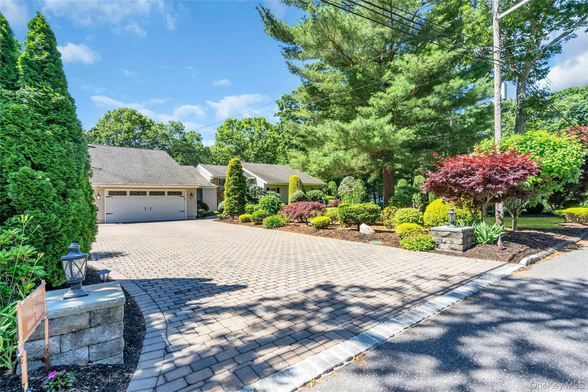 6 Averly Place, Smithtown, NY, 4 Bedrooms Bedrooms, 8 Rooms Rooms,2 BathroomsBathrooms,Residential,For Rent,Averly,0,1014247 6 Averly Place, Smithtown, NY, 4 Bedrooms Bedrooms, 8 Rooms Rooms,2 BathroomsBathrooms,Residential,For Rent,Averly,0,1014247