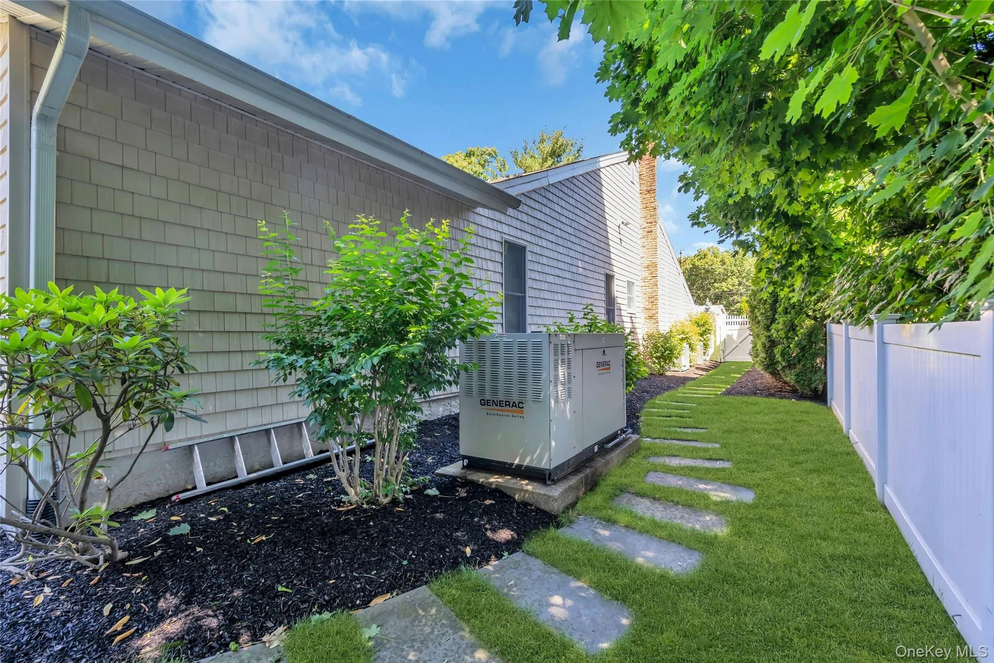 6 Averly Place, Smithtown, NY, 4 Bedrooms Bedrooms, 8 Rooms Rooms,2 BathroomsBathrooms,Residential,For Rent,Averly,0,1014247 6 Averly Place, Smithtown, NY, 4 Bedrooms Bedrooms, 8 Rooms Rooms,2 BathroomsBathrooms,Residential,For Rent,Averly,0,1014247