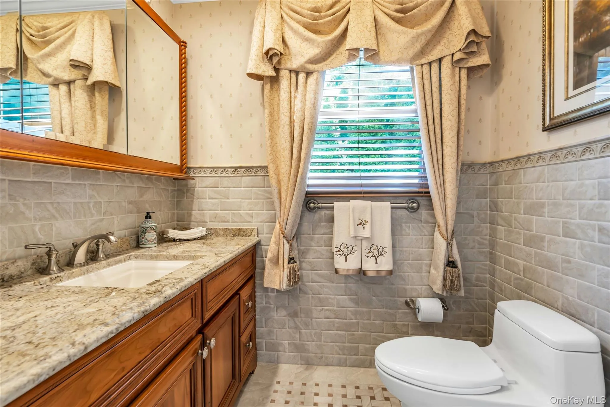6 Averly Place, Smithtown, NY, 4 Bedrooms Bedrooms, 8 Rooms Rooms,2 BathroomsBathrooms,Residential,For Rent,Averly,0,1014247 6 Averly Place, Smithtown, NY, 4 Bedrooms Bedrooms, 8 Rooms Rooms,2 BathroomsBathrooms,Residential,For Rent,Averly,0,1014247