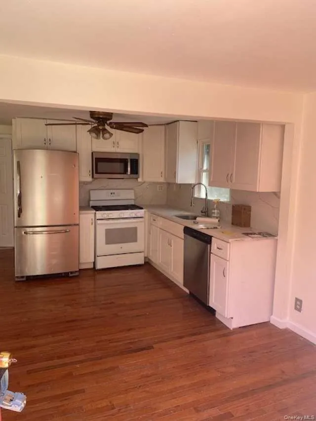 32 Cedar Trail, Monroe, NY, 3 Bedrooms Bedrooms, 5 Rooms Rooms,1 BathroomBathrooms,Residential,For Rent,Cedar,0,KEY1014254 32 Cedar Trail, Monroe, NY, 3 Bedrooms Bedrooms, 5 Rooms Rooms,1 BathroomBathrooms,Residential,For Rent,Cedar,0,KEY1014254