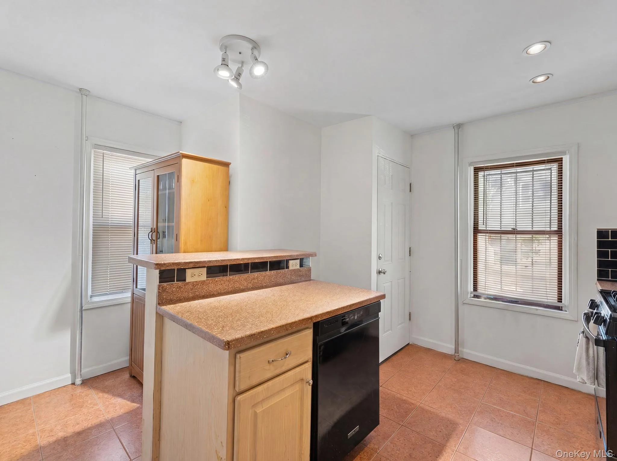 1511 51st Street, New York, NY, 3 Bedrooms Bedrooms, 6 Rooms Rooms,2 BathroomsBathrooms,Residential,For Rent,51st,0,1014256 1511 51st Street, New York, NY, 3 Bedrooms Bedrooms, 6 Rooms Rooms,2 BathroomsBathrooms,Residential,For Rent,51st,0,1014256