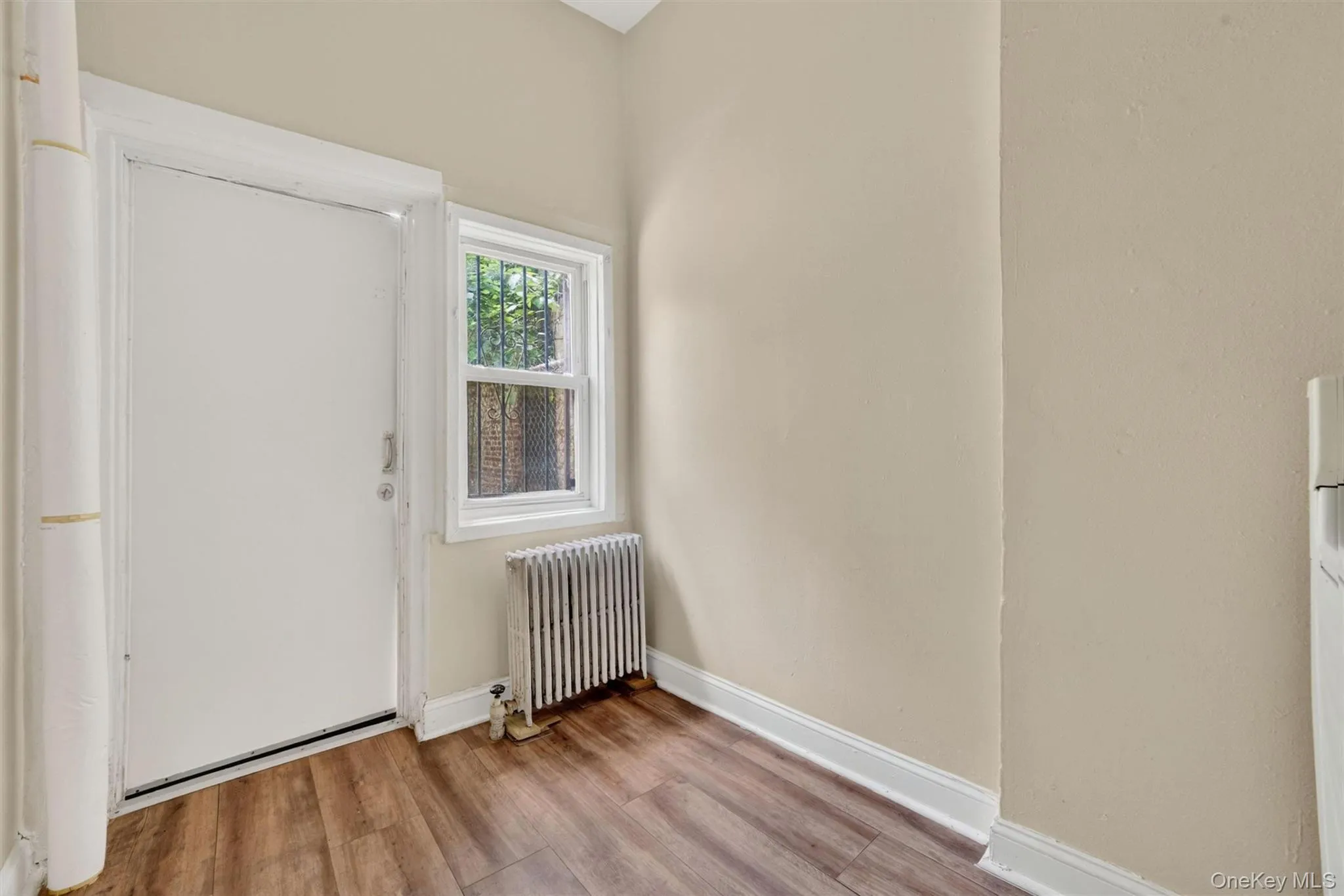 This apartment features Semi- private back yard use. This apartment features Semi- private back yard use.
