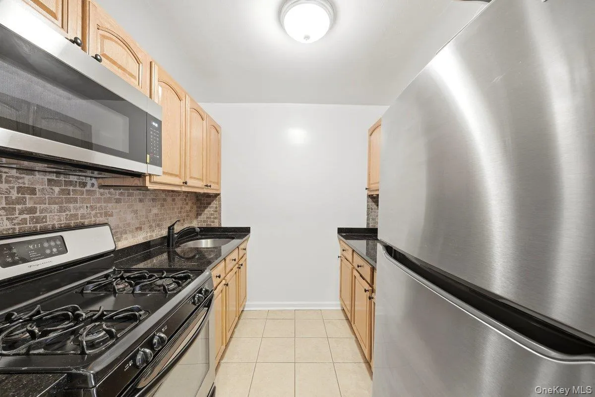 4200 Herkimer Place, New York, NY, 1 Bedroom Bedrooms, 4 Rooms Rooms,1 BathroomBathrooms,Residential,For Rent,Herkimer,0,1014263 4200 Herkimer Place, New York, NY, 1 Bedroom Bedrooms, 4 Rooms Rooms,1 BathroomBathrooms,Residential,For Rent,Herkimer,0,1014263