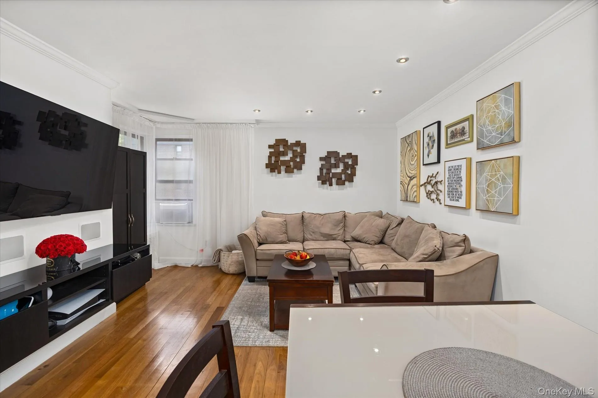 83-15 98th Street, New York, NY, 1 Bedroom Bedrooms, 3 Rooms Rooms,1 BathroomBathrooms,Residential,For Rent,98th,0,1014264 83-15 98th Street, New York, NY, 1 Bedroom Bedrooms, 3 Rooms Rooms,1 BathroomBathrooms,Residential,For Rent,98th,0,1014264