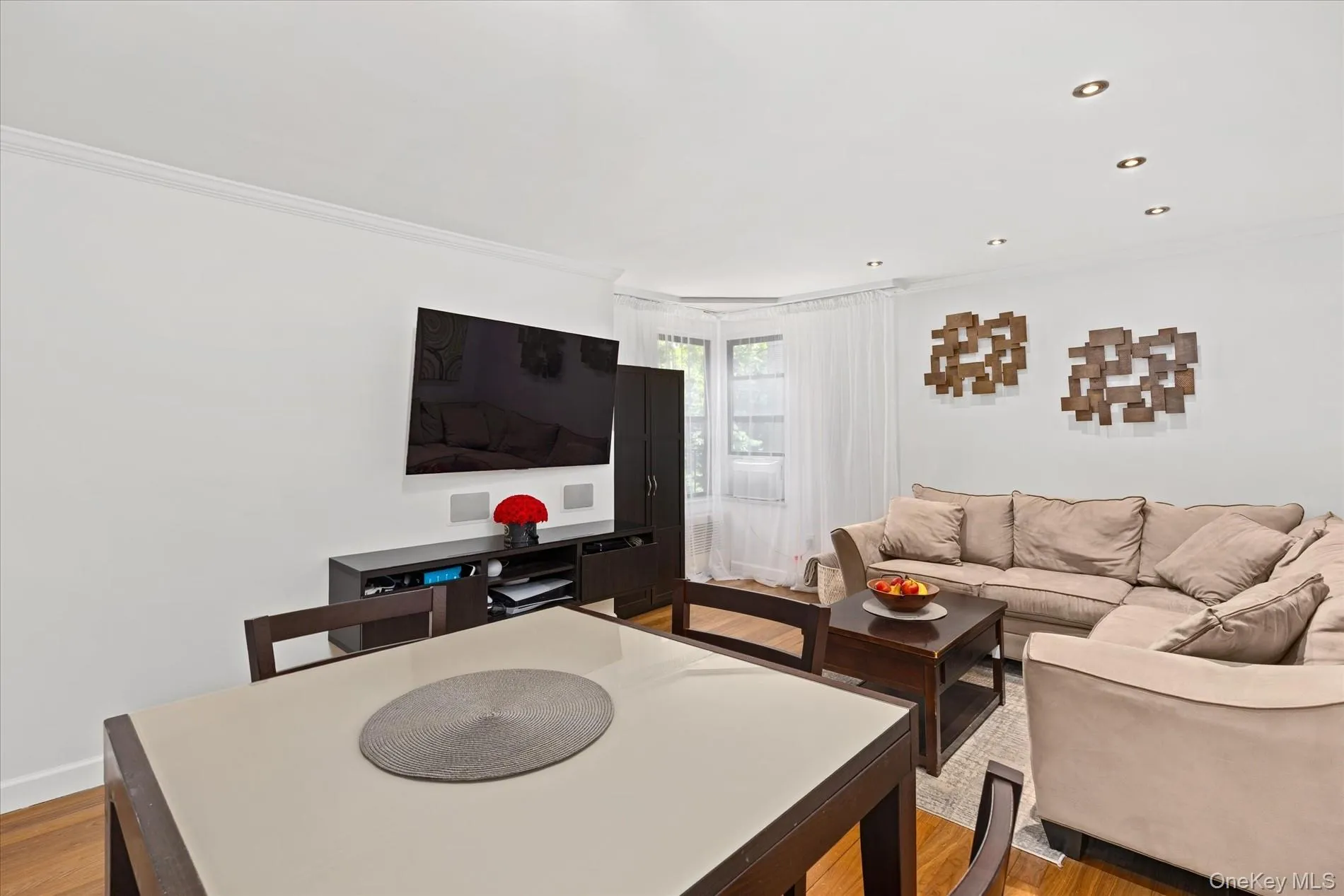 83-15 98th Street, New York, NY, 1 Bedroom Bedrooms, 3 Rooms Rooms,1 BathroomBathrooms,Residential,For Rent,98th,0,1014264 83-15 98th Street, New York, NY, 1 Bedroom Bedrooms, 3 Rooms Rooms,1 BathroomBathrooms,Residential,For Rent,98th,0,1014264