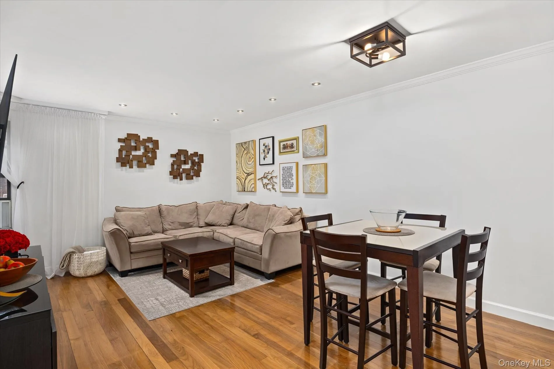83-15 98th Street, New York, NY, 1 Bedroom Bedrooms, 3 Rooms Rooms,1 BathroomBathrooms,Residential,For Rent,98th,0,1014264 83-15 98th Street, New York, NY, 1 Bedroom Bedrooms, 3 Rooms Rooms,1 BathroomBathrooms,Residential,For Rent,98th,0,1014264