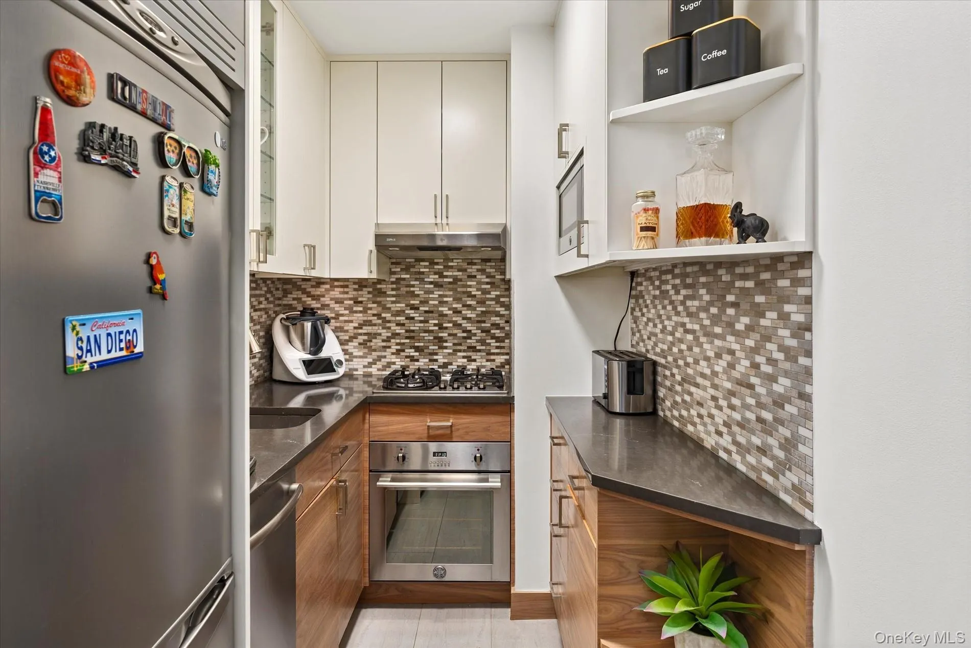 83-15 98th Street, New York, NY, 1 Bedroom Bedrooms, 3 Rooms Rooms,1 BathroomBathrooms,Residential,For Rent,98th,0,1014264 83-15 98th Street, New York, NY, 1 Bedroom Bedrooms, 3 Rooms Rooms,1 BathroomBathrooms,Residential,For Rent,98th,0,1014264