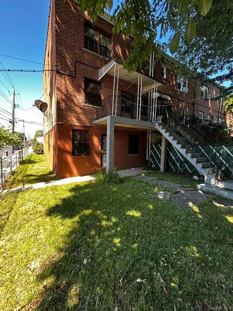 1149 East 219th Street, New York, NY, 3 Bedrooms Bedrooms, 8 Rooms Rooms,1 BathroomBathrooms,Residential Lease,For Rent,219th Street,0,1014266 1149 East 219th Street, New York, NY, 3 Bedrooms Bedrooms, 8 Rooms Rooms,1 BathroomBathrooms,Residential Lease,For Rent,219th Street,0,1014266
