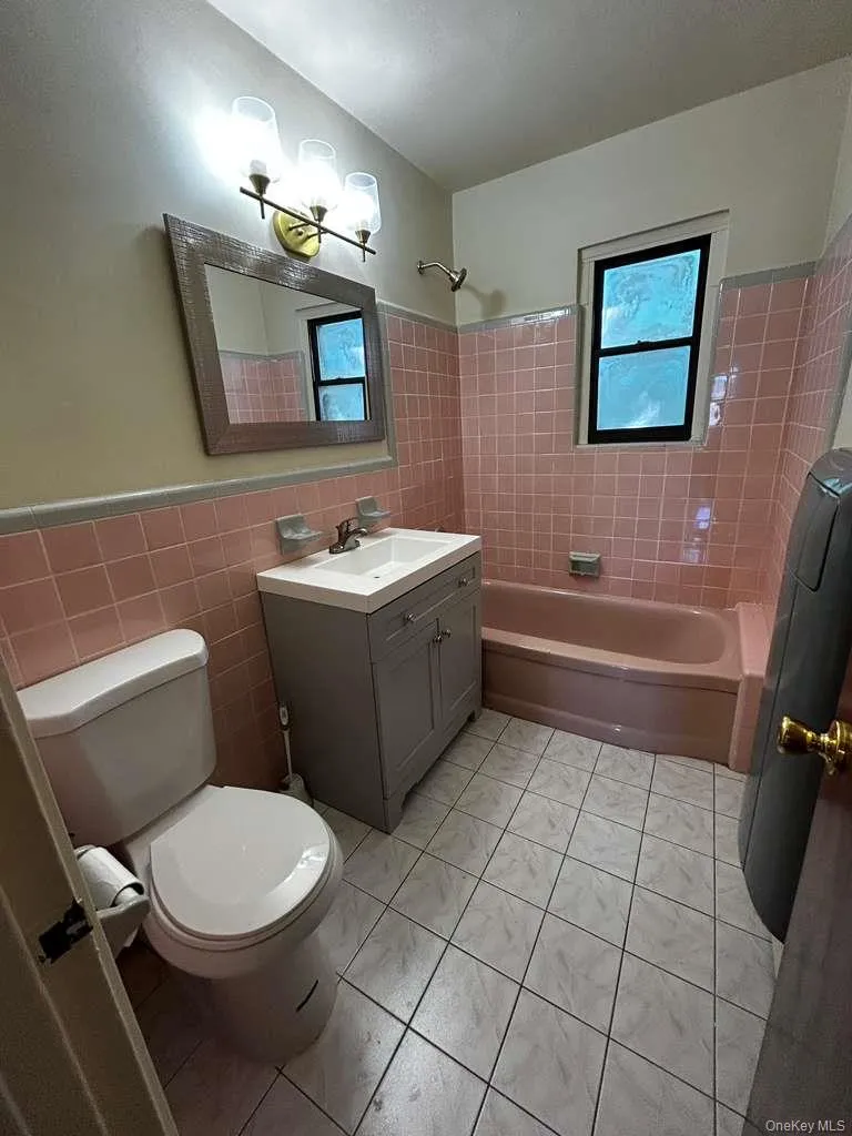 1149 East 219th Street, New York, NY, 3 Bedrooms Bedrooms, 8 Rooms Rooms,1 BathroomBathrooms,Residential Lease,For Rent,219th Street,0,1014266 1149 East 219th Street, New York, NY, 3 Bedrooms Bedrooms, 8 Rooms Rooms,1 BathroomBathrooms,Residential Lease,For Rent,219th Street,0,1014266